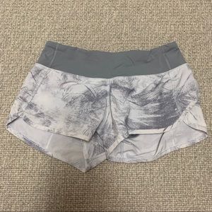 size 2 luluemon speed up shorts 2.5”